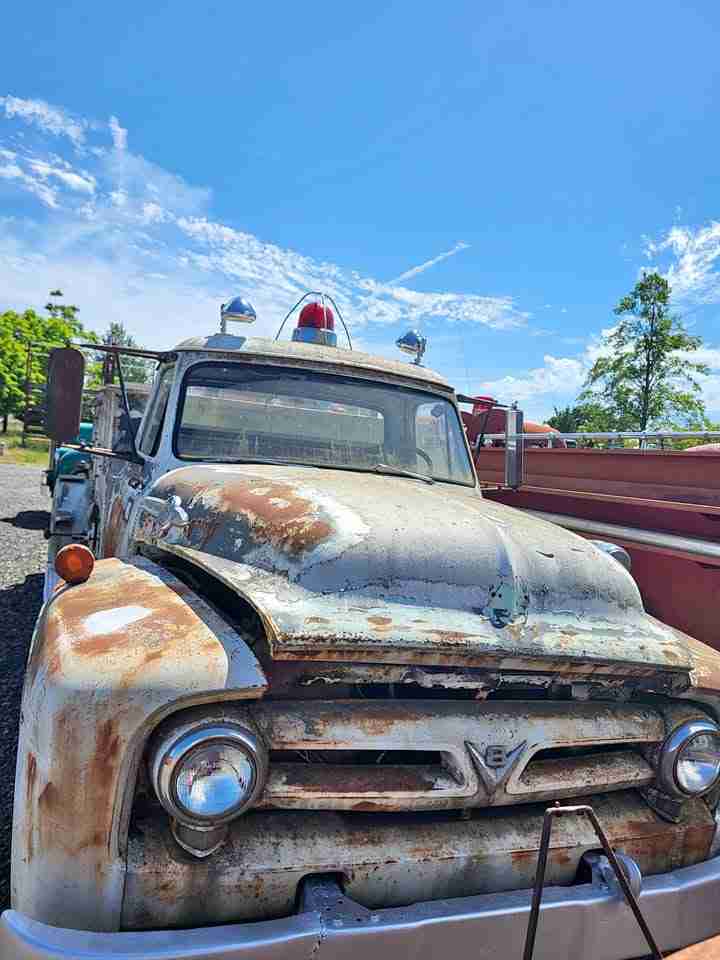 Red 1953 Ford F1 fire truck offered by the Oregon Fire Service Museum